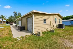 111 Winterberry Ave, Wildwood, FL 34785 - Photo 25