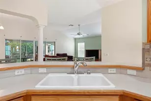 1627 Kensington Pl, The Villages, FL 32162 - Photo 11