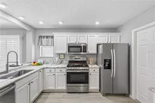 661 Sherwood St, The Villages, FL 32162 - Photo 5