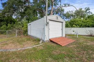 2122 Ramblewood Ln, Brandon, FL 33510 - Photo 39