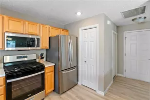 1666 Summerchase Loop, The Villages, FL 32162 - Photo 5