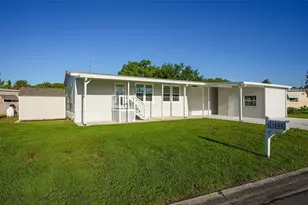 31609 Terrace Dr, Tavares, FL 32778 - Photo 1