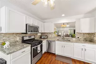 17869 SE 86th Auburn Ave, The Villages, FL 32162 - Photo 11