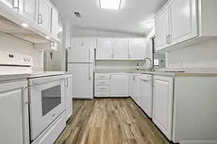 25143 Barrow Hill, Leesburg, FL 34748 - Photo 11
