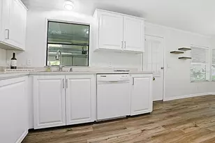 25143 Barrow Hill, Leesburg, FL 34748 - Photo 13