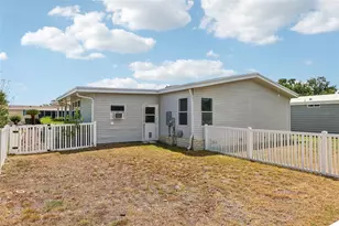 550 St Johns Rd, Tavares, FL 32778 - Photo 31