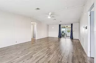 550 St Johns Rd, Tavares, FL 32778 - Photo 11