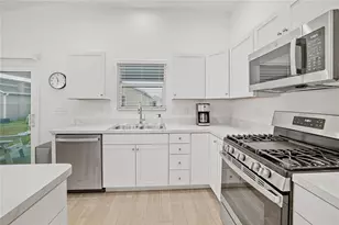7661 Rutherford Ln, The Villages, FL 34762 - Photo 15