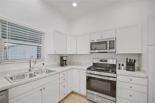 7661 Rutherford Ln, The Villages, FL 34762 - Photo 17