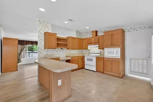 10380 SE 127th Ln, Belleview, FL 34420 - Photo 11