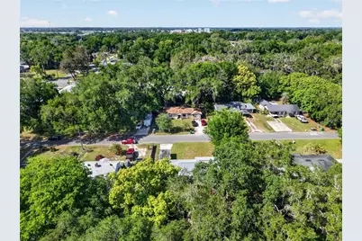 706 Mission Drive, Wildwood, FL 34785 - Photo 9