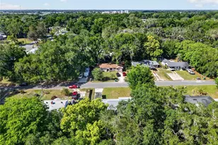 706 Mission Dr, Wildwood, FL 34785 - Photo 9