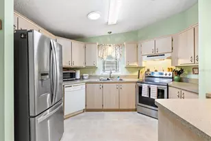 1228 Palmetto Dr, The Villages, FL 32159 - Photo 9