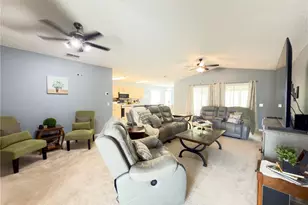 32676 Oak Park Dr, Leesburg, FL 34748 - Photo 5