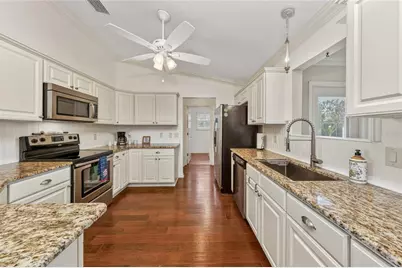 854 Fenwick Loop, The Villages, FL 32163 - Photo 3