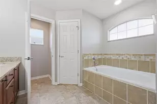 306 Stone Point Ln, Lady Lake, FL 32159 - Photo 25