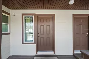 17203 Sandalwood Dr, Wildwood, FL 34785 - Photo 9