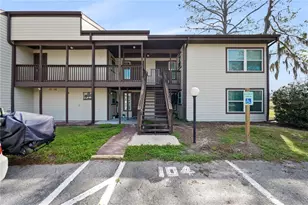 17203 Sandalwood Dr, Wildwood, FL 34785 - Photo 5