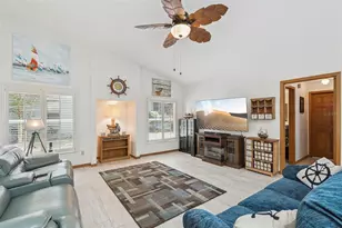 33939 Valencia Dr, Leesburg, FL 34788 - Photo 5