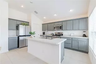 805 Hubbard Loop, The Villages, FL 32163 - Photo 3