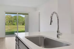 934 Sunshower Dr, Lady Lake, FL 32159 - Photo 5
