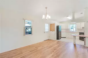 1114 Paradise Dr, Lady Lake, FL 32159 - Photo 9