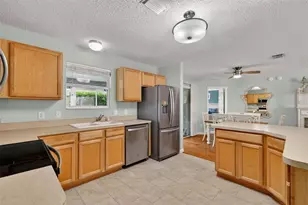 1060 Golden Grove Dr, The Villages, FL 32162 - Photo 7
