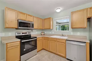 1060 Golden Grove Dr, The Villages, FL 32162 - Photo 5
