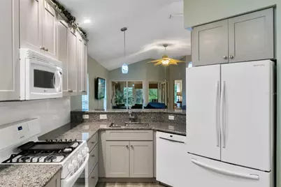 21721 King Richards Way, Leesburg, FL 34748 - Photo 3