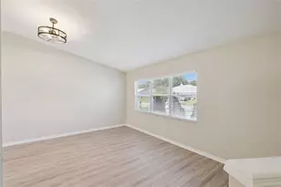 27211 Racquet Cir, Leesburg, FL 34748 - Photo 9
