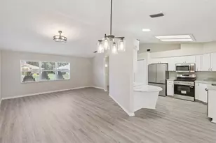 27211 Racquet Cir, Leesburg, FL 34748 - Photo 11