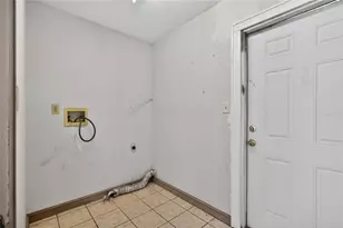 19 E Morningview Dr, Eustis, FL 32726 - Photo 13