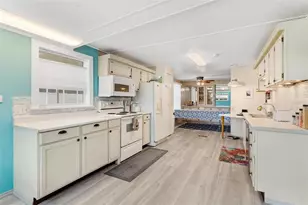 717 W Coach N' 4 Dr, Leesburg, FL 34748 - Photo 9