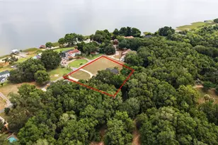 1017 Shore Acres Dr, Leesburg, FL 34748 - Photo 3