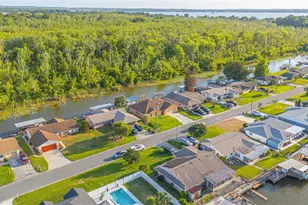13334 Country Club Dr, Tavares, FL 32778 - Photo 39