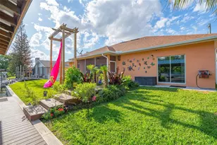 13334 Country Club Dr, Tavares, FL 32778 - Photo 9
