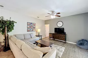3755 Fallscrest Cir, Clermont, FL 34711 - Photo 21