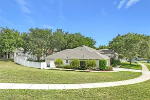 3755 Fallscrest Cir, Clermont, FL 34711 - Photo 3