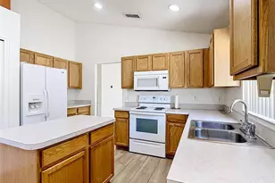 1029 Brayton Ln, Davenport, FL 33897 - Photo 5