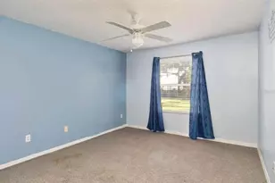 104 Cherry Blossom Ln, Lady Lake, FL 32159 - Photo 9