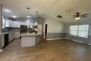 104 Cherry Blossom Ln, Lady Lake, FL 32159 - Photo 3