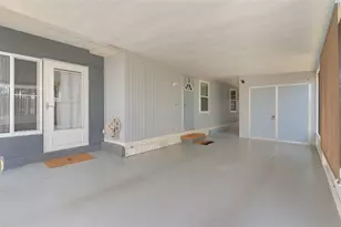 30 Riverview Dr, Fruitland Park, FL 34731 - Photo 5