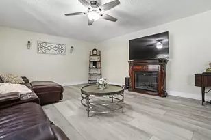 2542 Sheila Dr, Apopka, FL 32712 - Photo 11