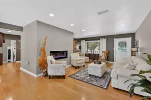 32739 Lake Eustis Dr, Tavares, FL 32778 - Photo 7