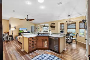 640 Mallory Hill Dr, The Villages, FL 32162 - Photo 11