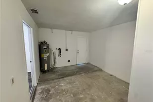 316 E Primrose Ln, Lady Lake, FL 32159 - Photo 7