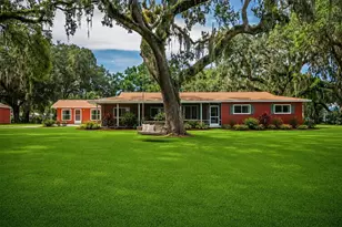2710 Westside Dr, Leesburg, FL 34748 - Photo 1