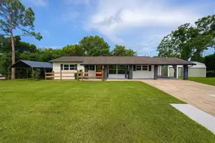 2304 Country Club Rd, Eustis, FL 32726 - Photo 1