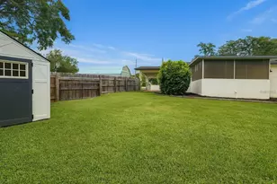 2304 Country Club Rd, Eustis, FL 32726 - Photo 5