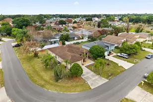 329 Lake Daisy Loop, Winter Haven, FL 33884 - Photo 3